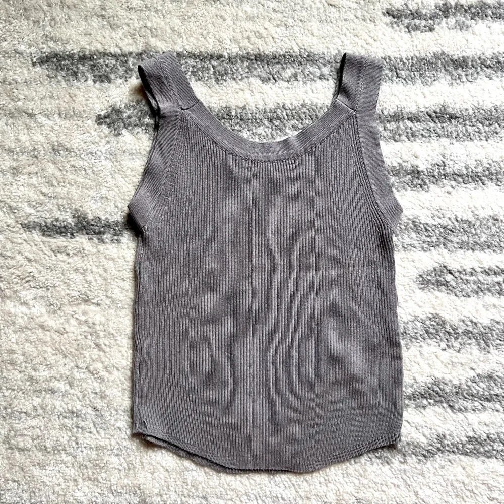 2 Ribbed Tank Tops - Picture 8 of 8